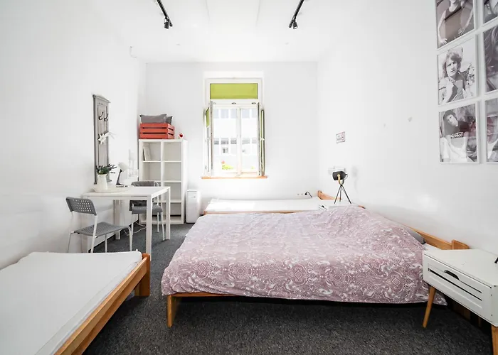 Hostel Master Corner *